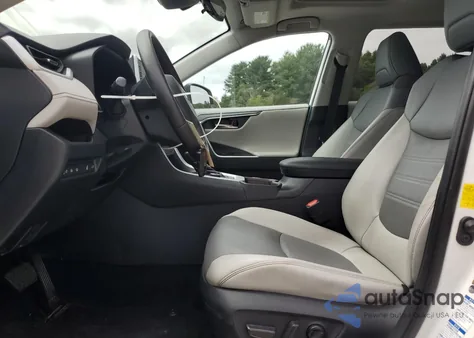 2020 Toyota Rav4 Limited z USA, uszkodzony, nr VIN 2T3N1RFVXLC104927